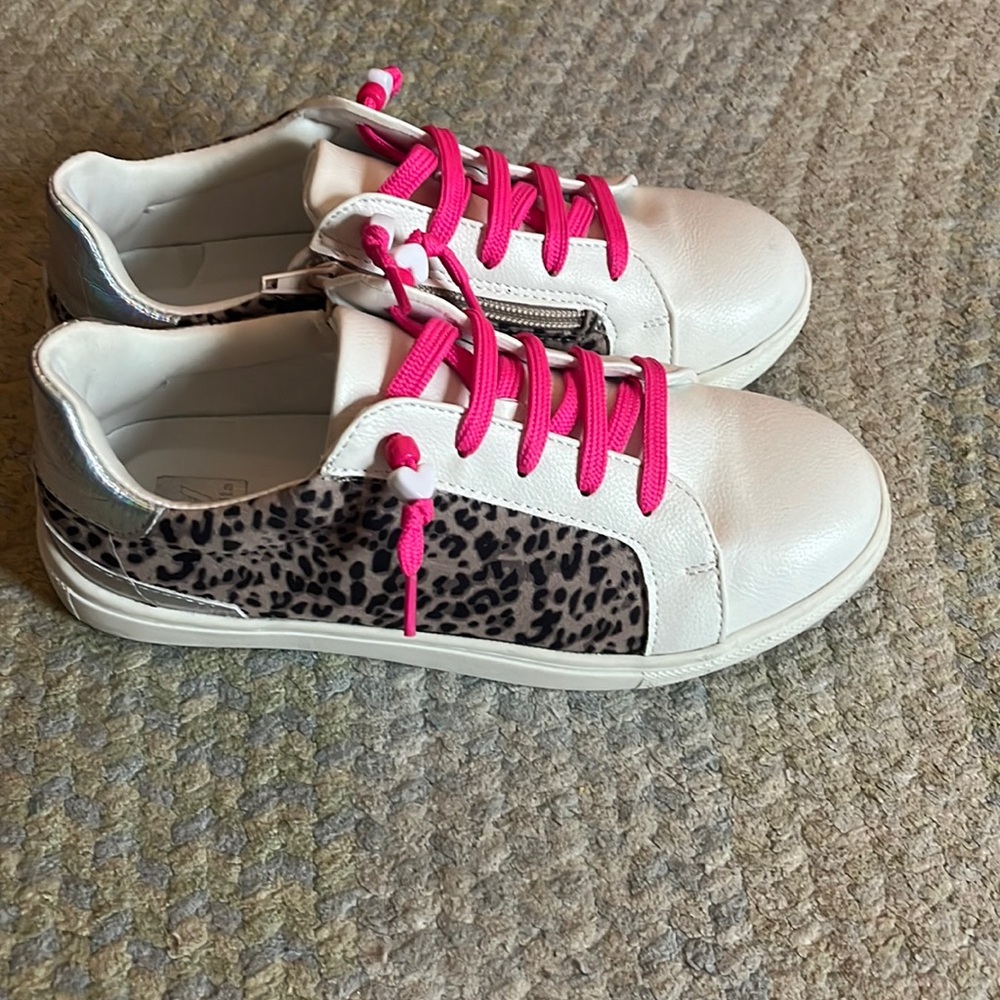 Girls size 3 dolce Vida sneakers
